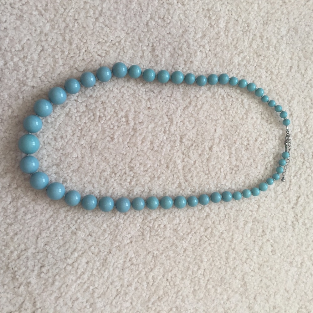 Graduated bead necklace - Picture 3 of 4